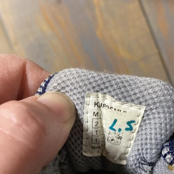 Infant new balance shoe. Size 2 (599/4) - Picture 3 of 4